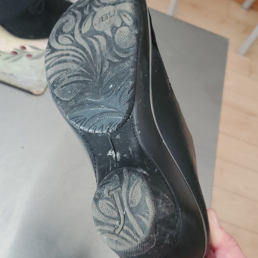 Clogs - Picture 3 of 3